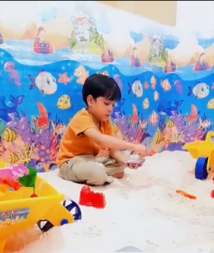 خانه بازی کلبه شکلاتی در رفسنجان